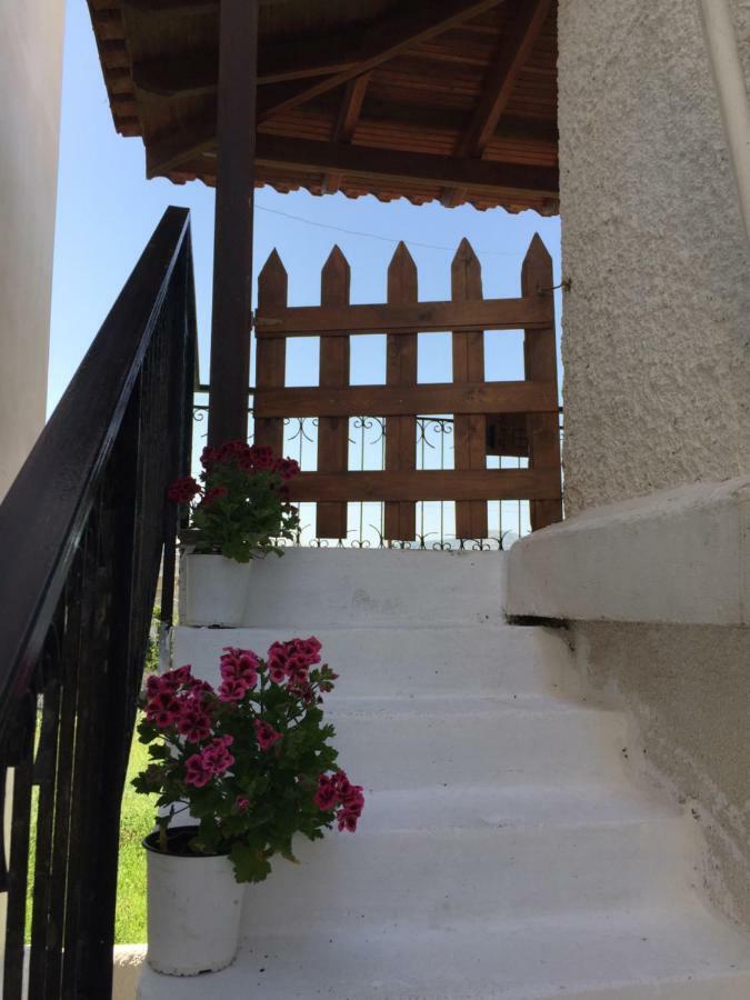 Rose'S Place Artemida  Dış mekan fotoğraf